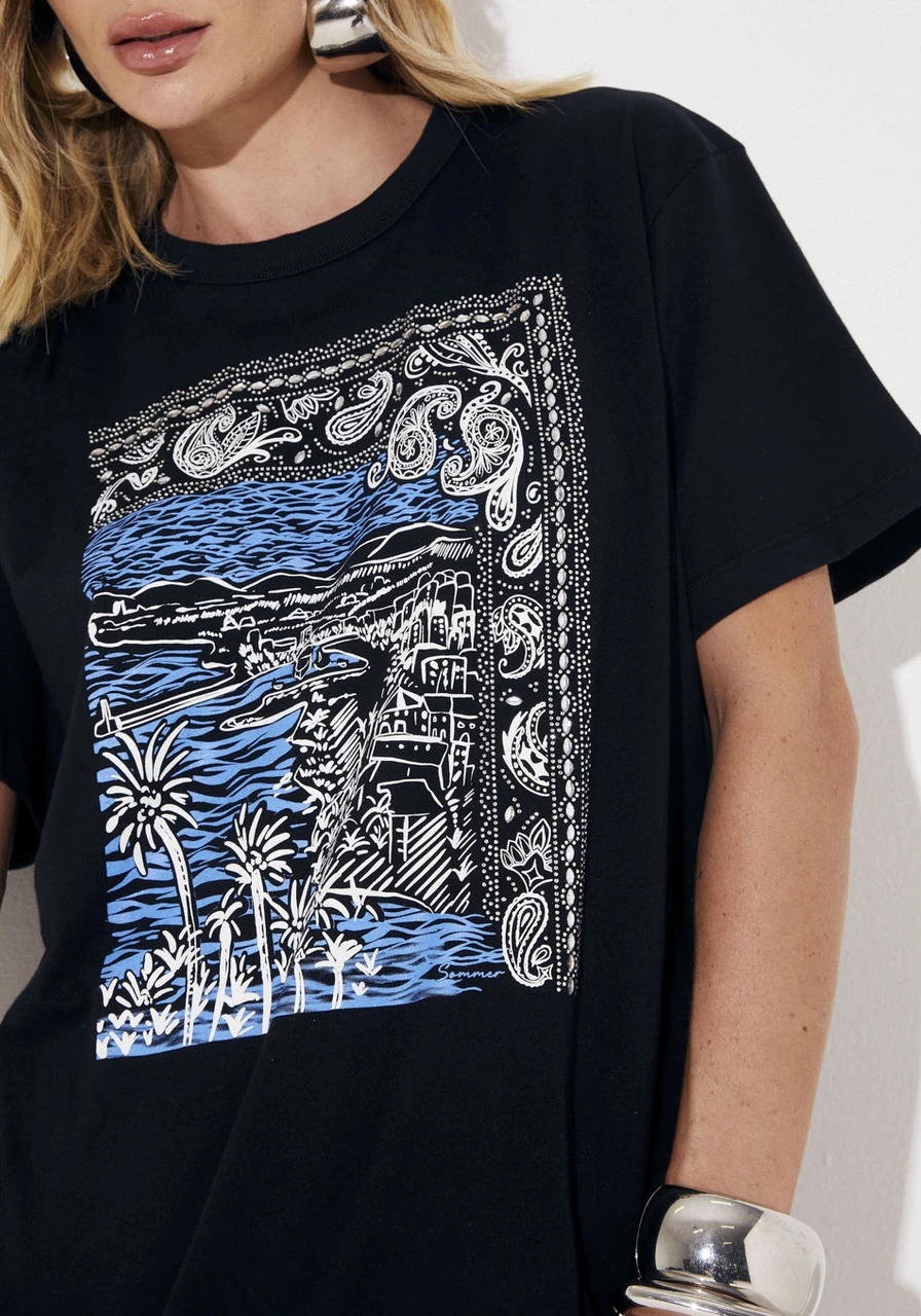 Camiseta Estampada Com Aplicações