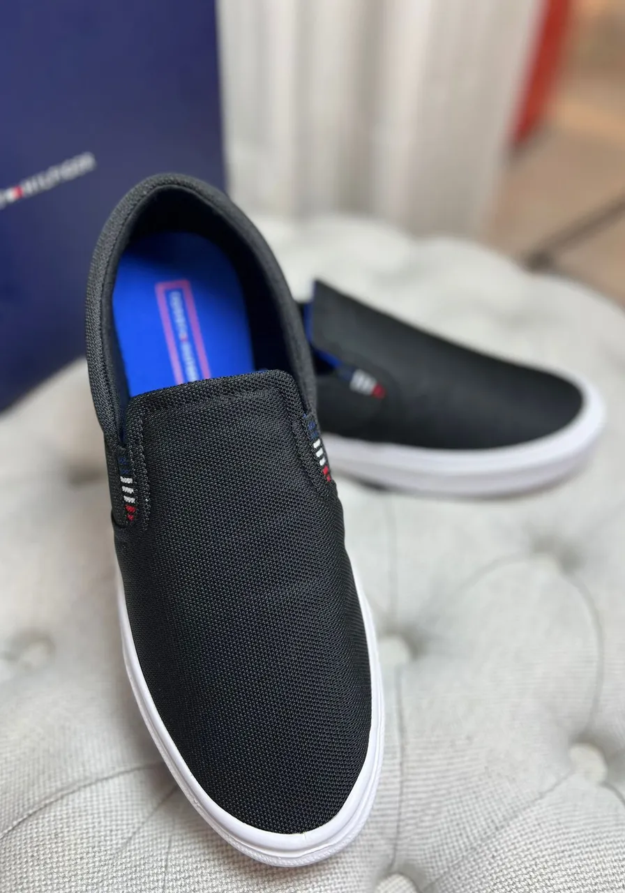 Slip On Malcom 22D Tommy Hilfiger Preto