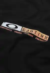 Camiseta PIET x Oakley Caution Vintage Black – Algodão 180GSM com Puídos - imagem 3