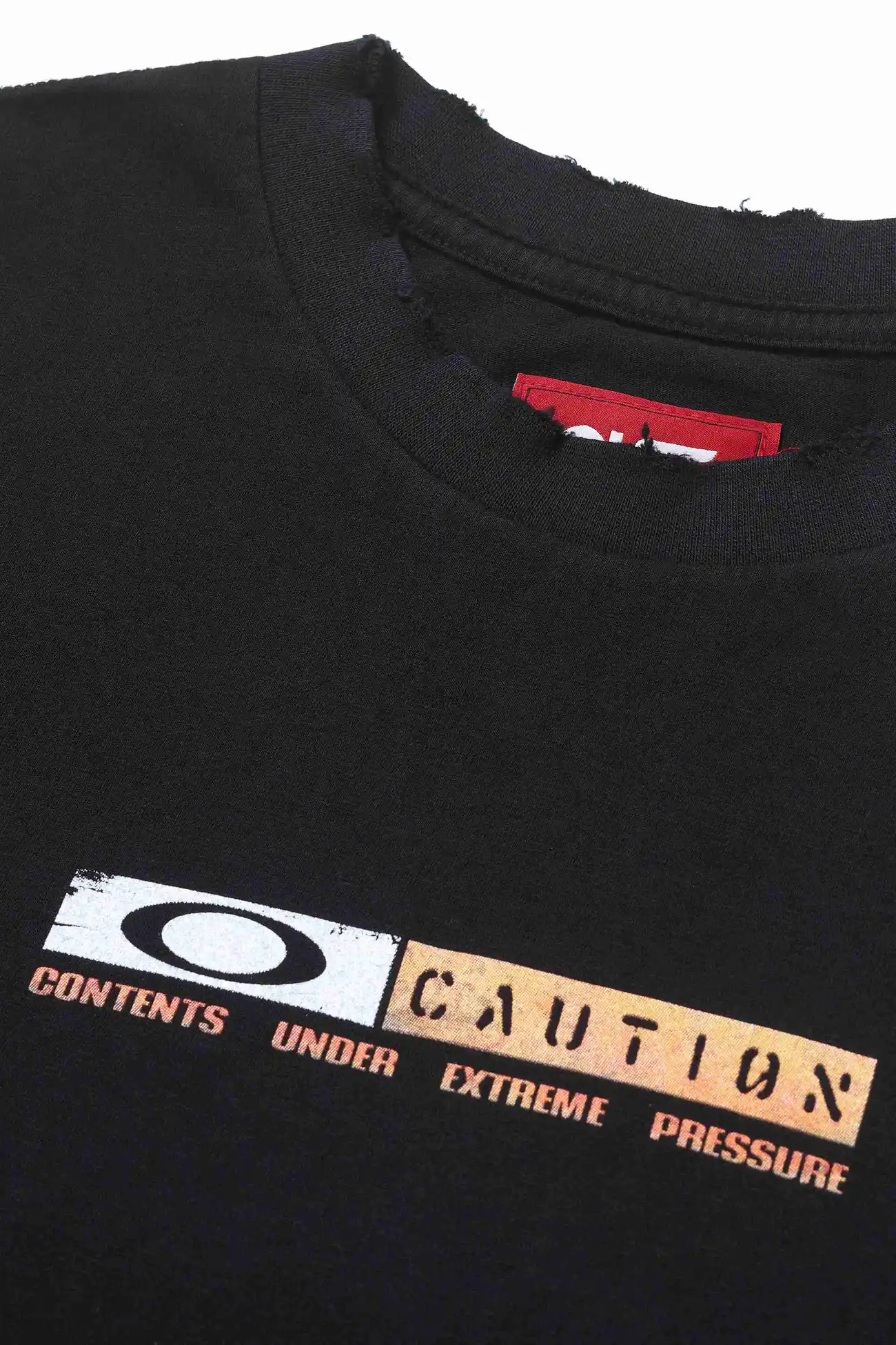 Camiseta PIET x Oakley Caution Vintage Black – Algodão 180GSM com Puídos - imagem 5