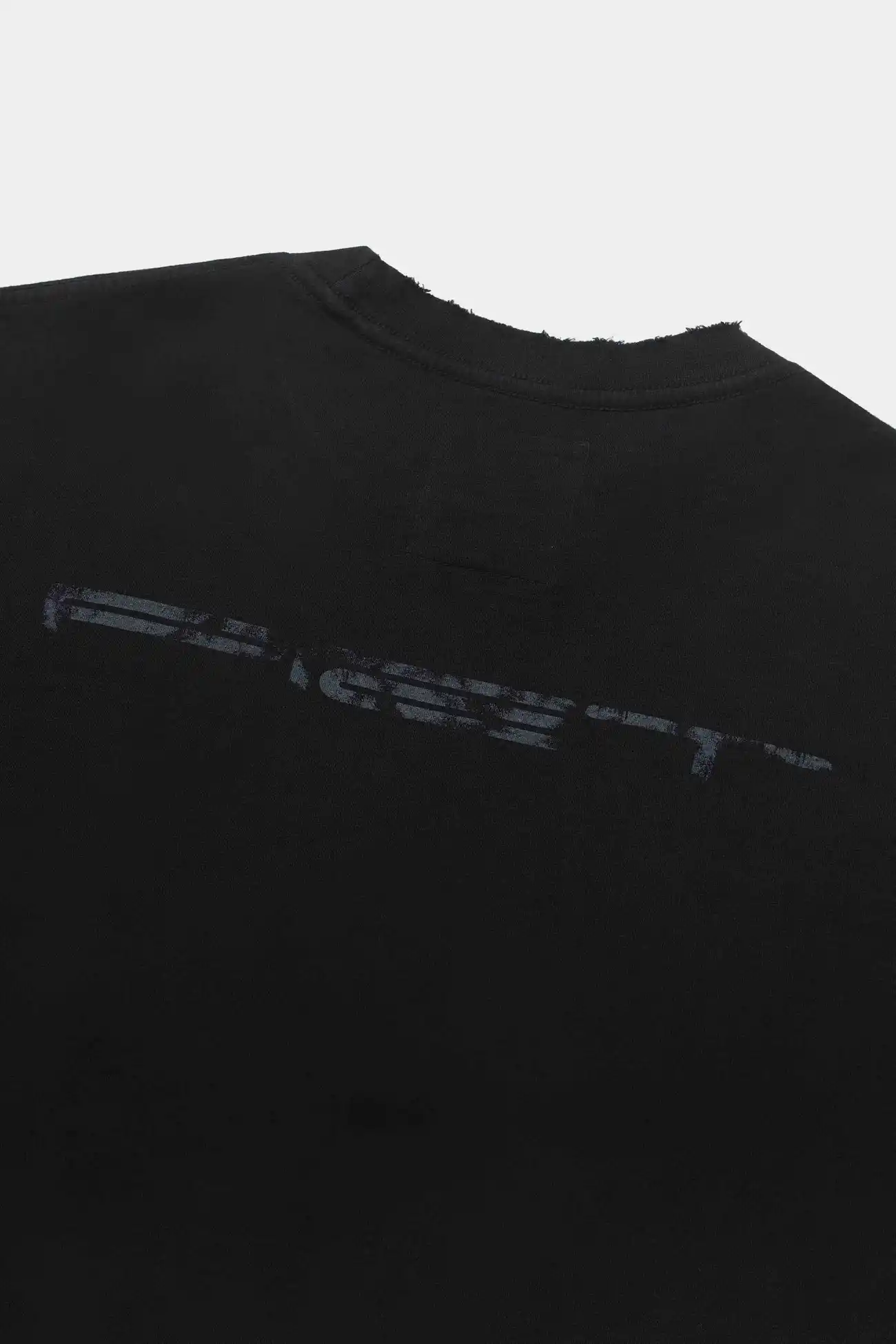 Camiseta PIET x Oakley Manifest Vintage Black – 100% Algodão com Puídos - imagem 4