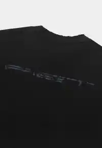 Camiseta PIET x Oakley Manifest Vintage Black – 100% Algodão com Puídos - imagem 4