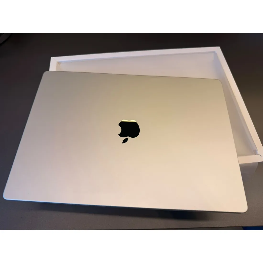 [ Caixa Aberta ] MacBook Pro M5-Pro 16" 24GB 1TB SSD - Prata