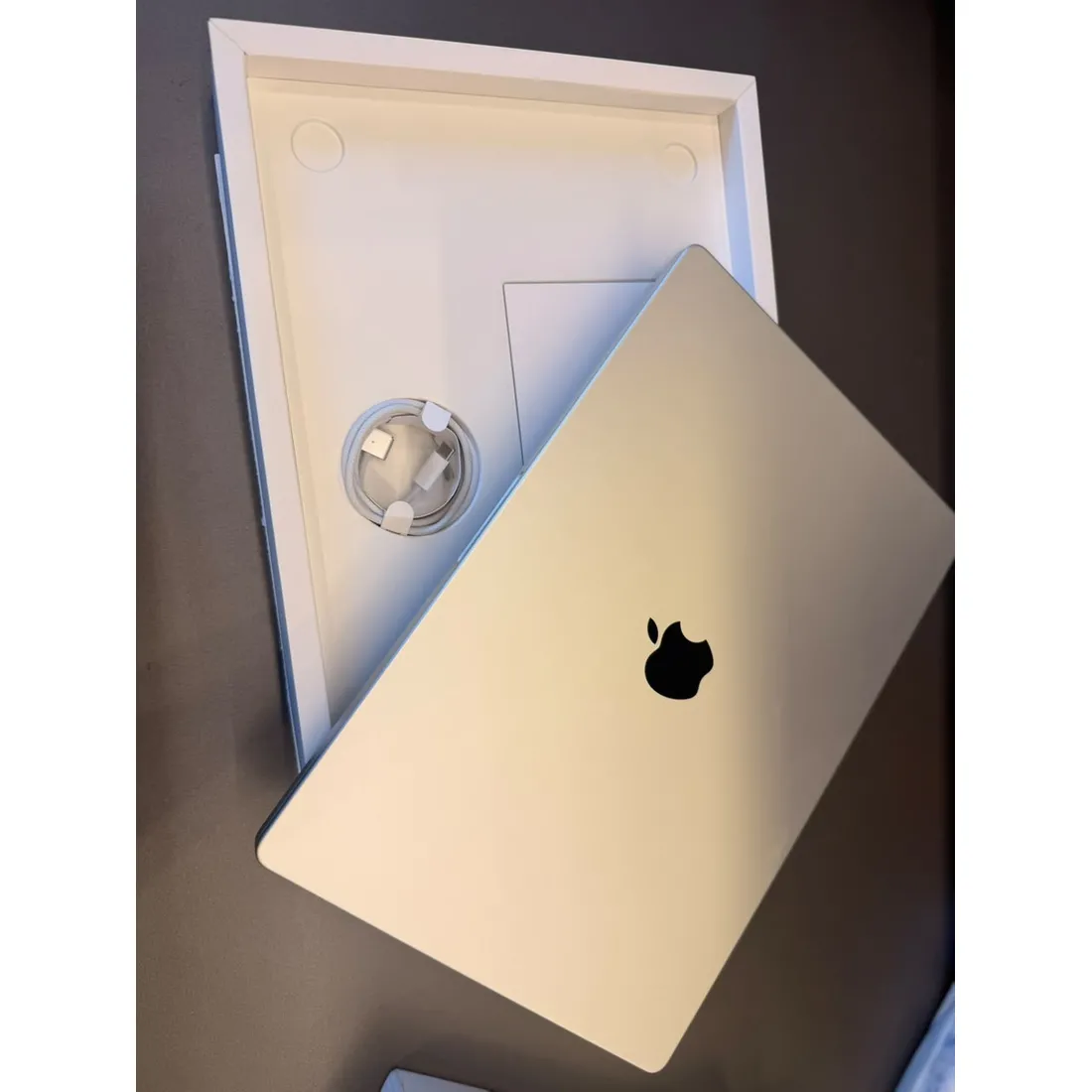 [ Caixa Aberta ] MacBook Pro M5-Pro 16" 24GB 1TB SSD - Prata