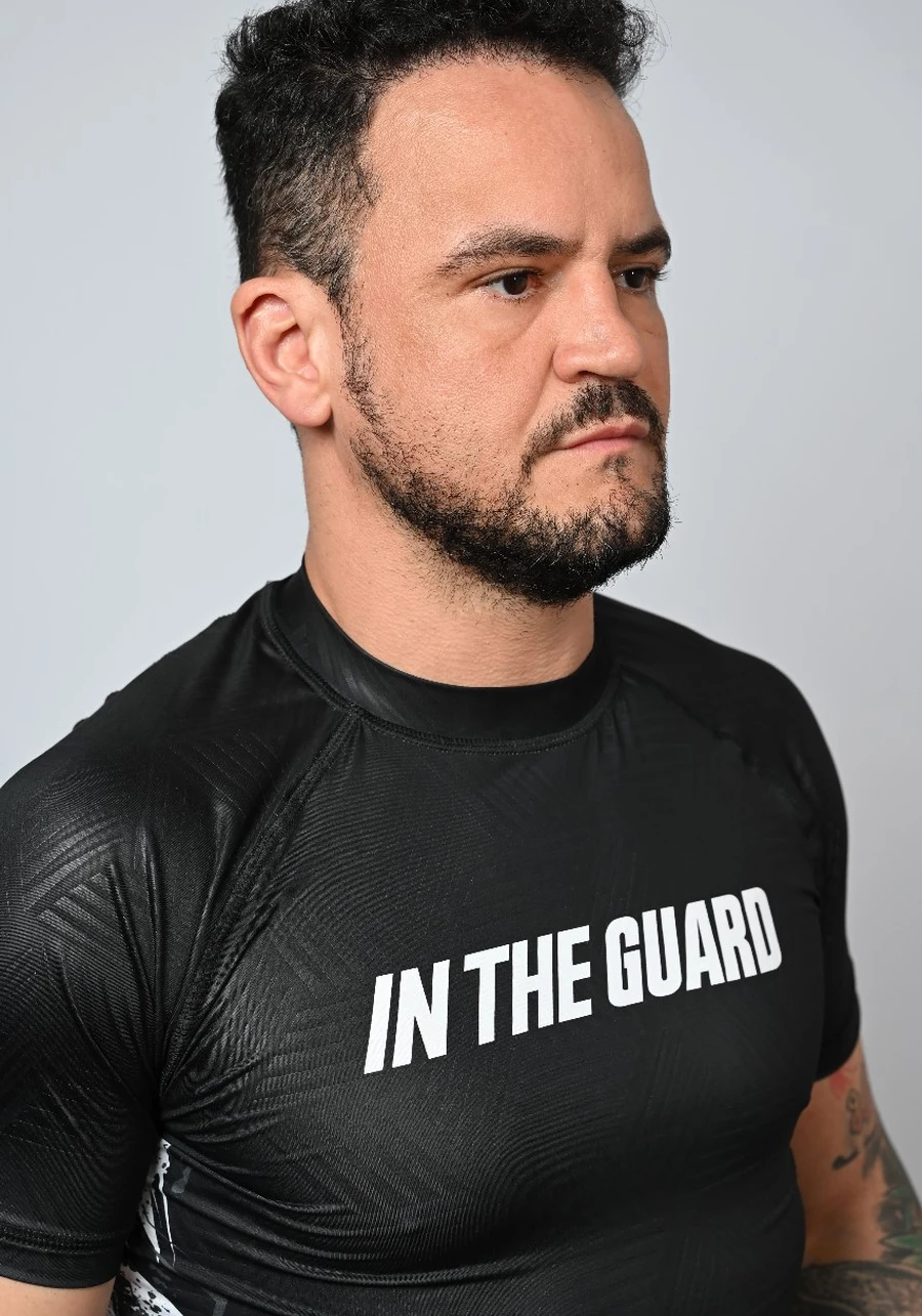 Kimono In The Guard Pro Marinho