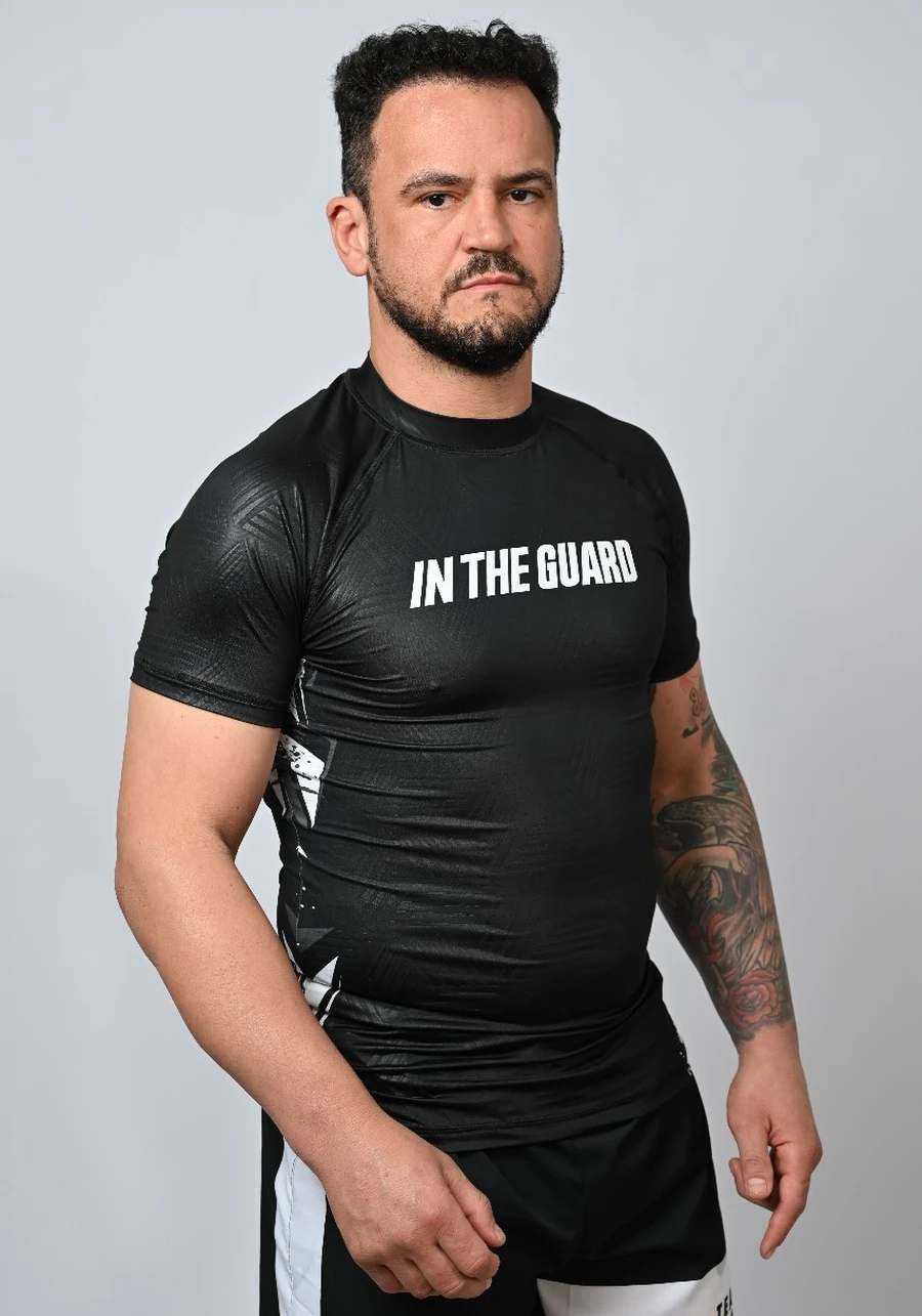 Kimono In The Guard Pro Marinho