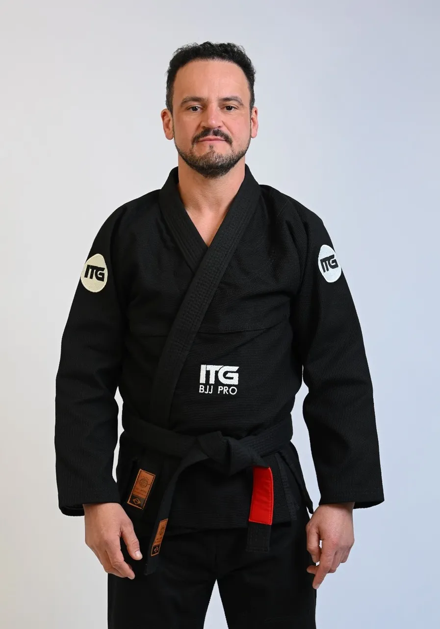 Kimono In The Guard BJJ Pró Preto
