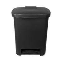 Lixeira com Pedal 16 Litros Lar Plásticos: Higiene e Durabilidade - imagem 3