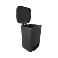 Lixeira com Pedal 16 Litros Lar Plásticos: Higiene e Durabilidade - imagem 8