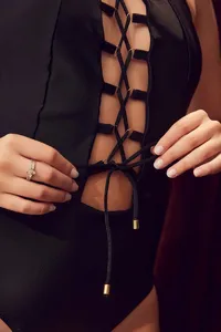 Body em Cetinete com Tiras Acetinadas e Veludo - imagem 5