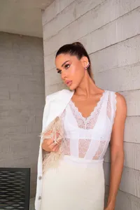 Top Bralette Des Rayons em Renda Chantilly - imagem 1