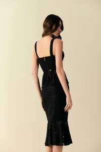 Top Peplum de Renda Preto: Elegância e Sofisticação para Ocasiões Especiais - imagem 2