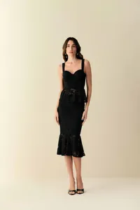 Top Peplum de Renda Preto: Elegância e Sofisticação para Ocasiões Especiais - imagem 3