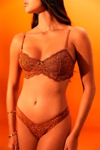 Calcinha Asa Delta Feminina em Renda - imagem 1