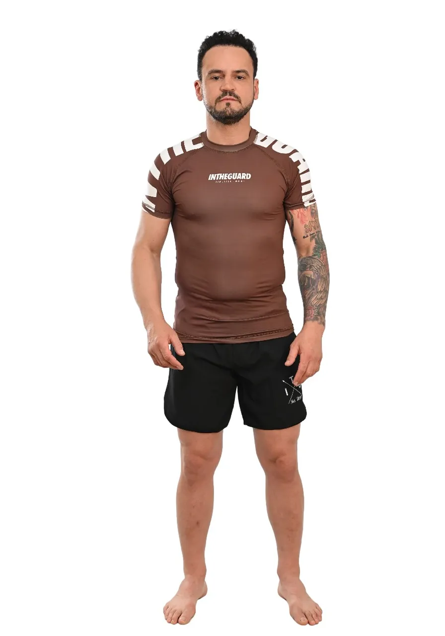 Rash Guard Masculina Cores Faixas Marrom