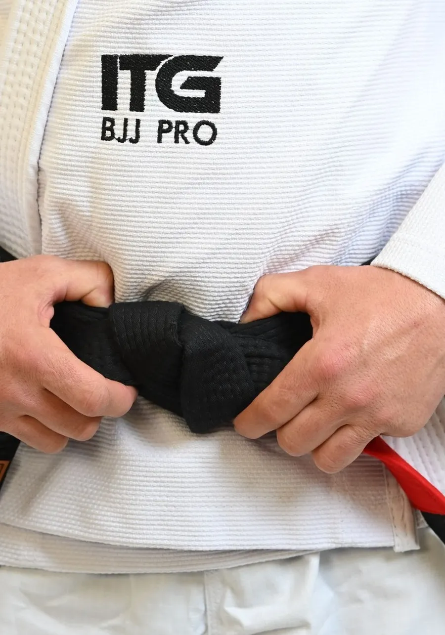 Kimono In The Guard BJJ Pró Branco