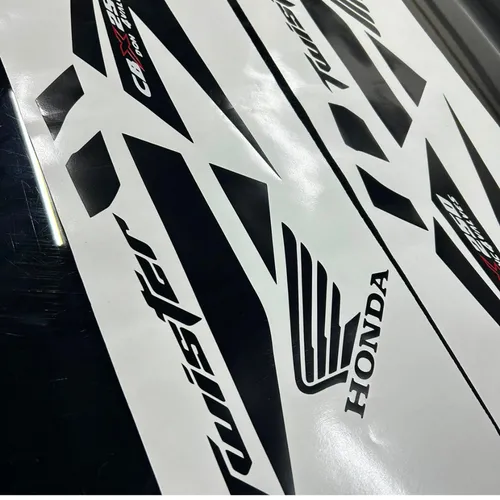 Kit Twister 2008 preto s/ fundo