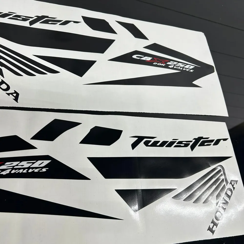 Kit Twister 2008 preto s/ fundo