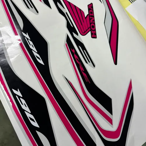 Kit Xre 190 2025 Adv preto e rosa