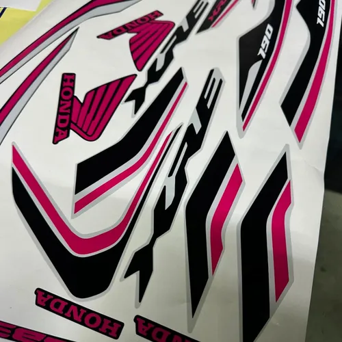 Kit Xre 190 2025 Adv preto e rosa