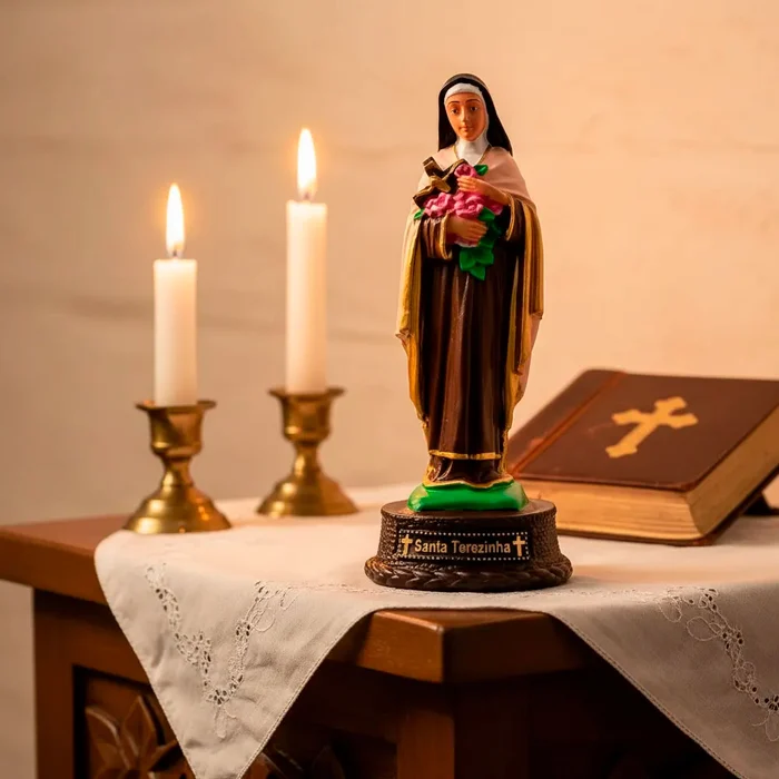 Imagem de Santa Terezinha de Borracha Inquebrável - 22 cm | Comprar na Lojinha Uai