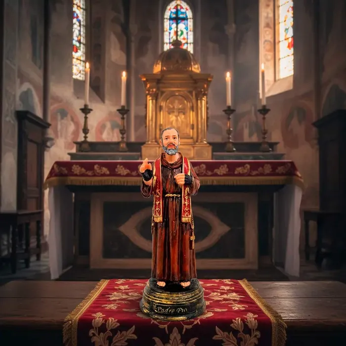 Imagem de São Padre Pio de Resina - 15 cm | Lojinha Uai