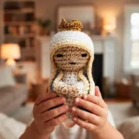 Nossa Senhora das Graças de Crochê Amigurumi - 10 cm - imagem 2