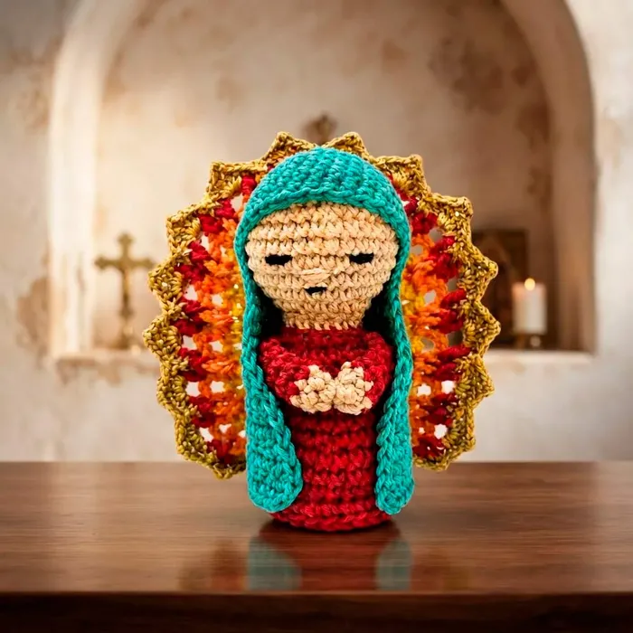 Nossa Senhora de Guadalupe de Crochê Amigurumi - 10 cm