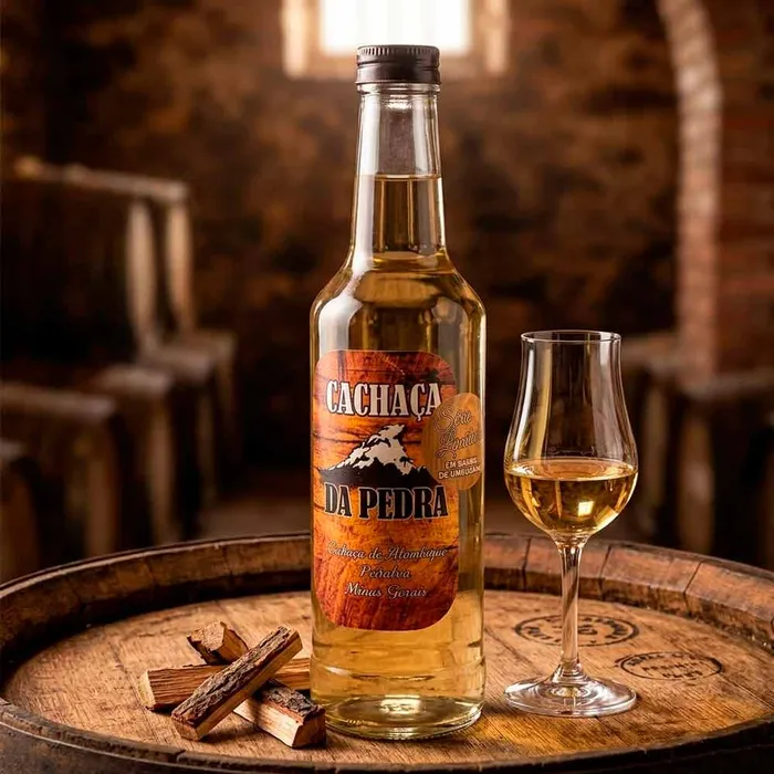 Cachaça da Pedra Envelhecida em Amburana 275ml | Comprar na Lojinha Uai