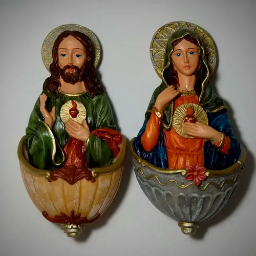 Par de Pia de Água Benta Sagrado Coração de Jesus e Maria de Resina para Parede - 15 cm