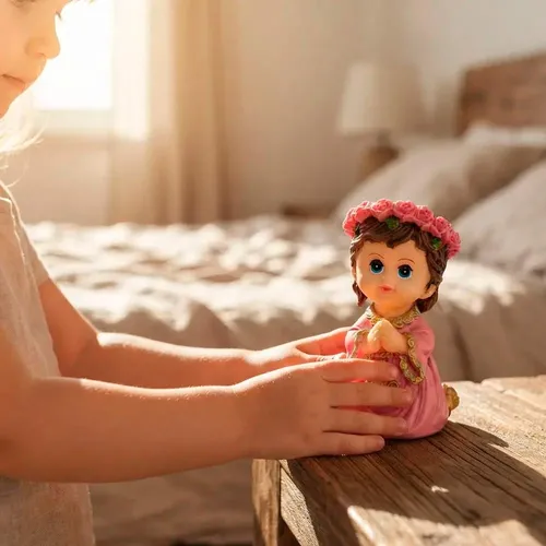 Imagem do Anjo da Guarda Menina Ajoelhado Rezando de Resina - 8cm