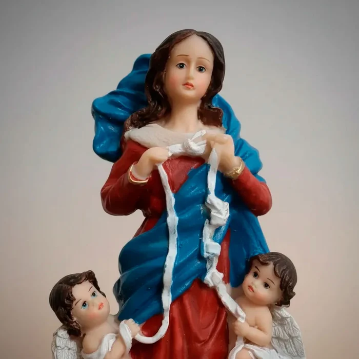 Imagem de Nossa Senhora Desatadora dos Nós de Resina - 20 cm | Comprar na Lojinha Uai