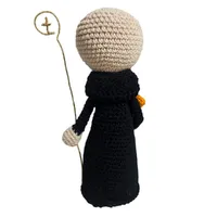 Amigurumi de São Bento de Crochê - 20 cm | Comprar na Lojinha Uai - imagem 4