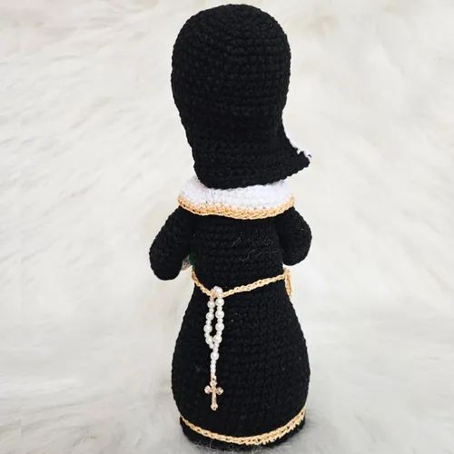 Amigurumi de Santa Rita de Cássia de Crochê - 22 cm