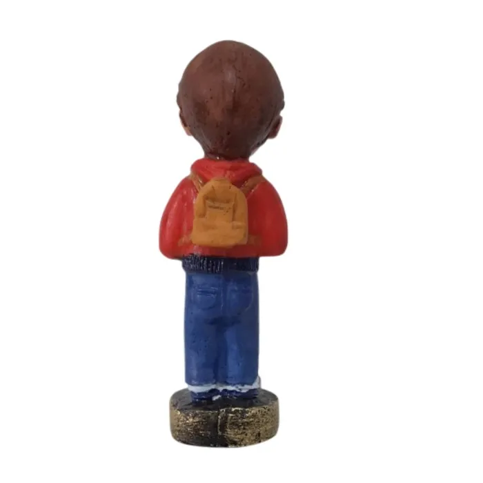 Imagem Infantil de São Carlo Acutis em Resina - 8 cm