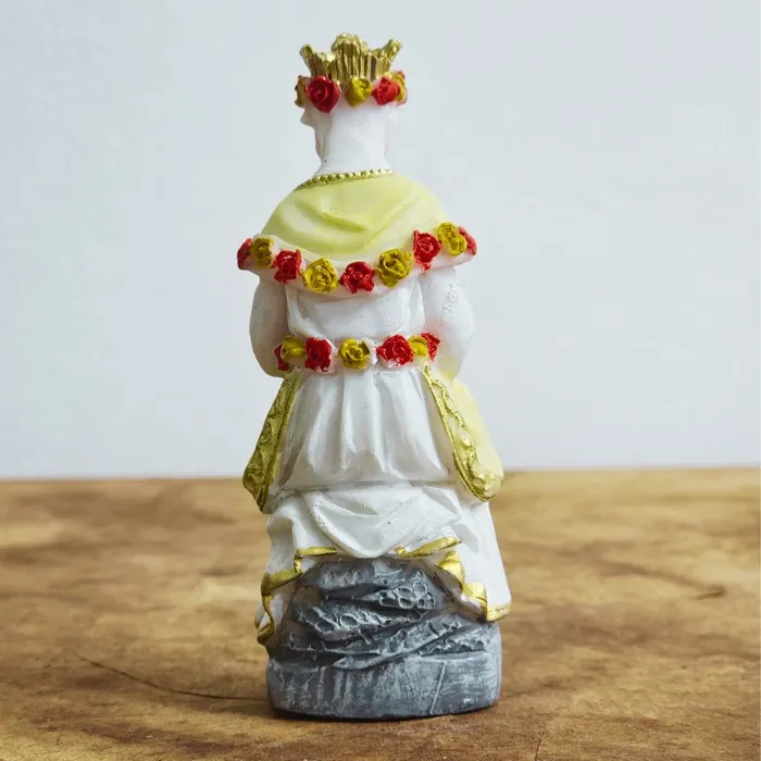 Imagem de Nossa Senhora de La Salete sentada de Resina - 9 cm | Comprar na Lojinha Uai