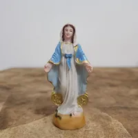 Imagem de Nossa Senhora das Graças de Resina - 7 cm | Comprar na Lojinha Uai - imagem 2