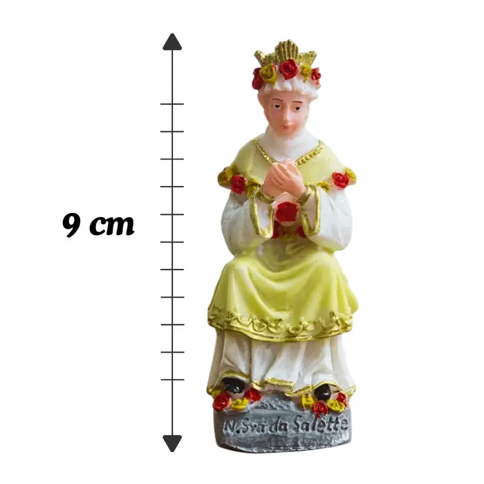 Imagem de Nossa Senhora de La Salete sentada de Resina - 9 cm | Comprar na Lojinha Uai