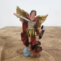 Imagem de São Miguel Arcanjo de Resina - 9 cm | Comprar na Lojinha Uai - imagem 3