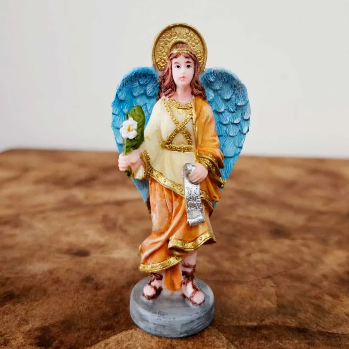 Imagem de São Gabriel Arcanjo de Resina - 9 cm | Comprar na Lojinha Uai