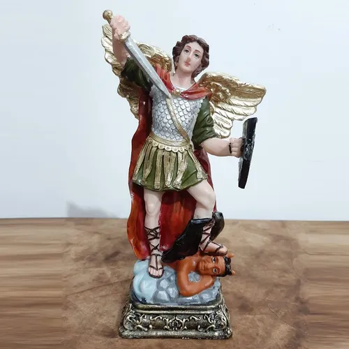 Imagem de São Miguel Arcanjo de Resina - 20 cm - Asas Douradas