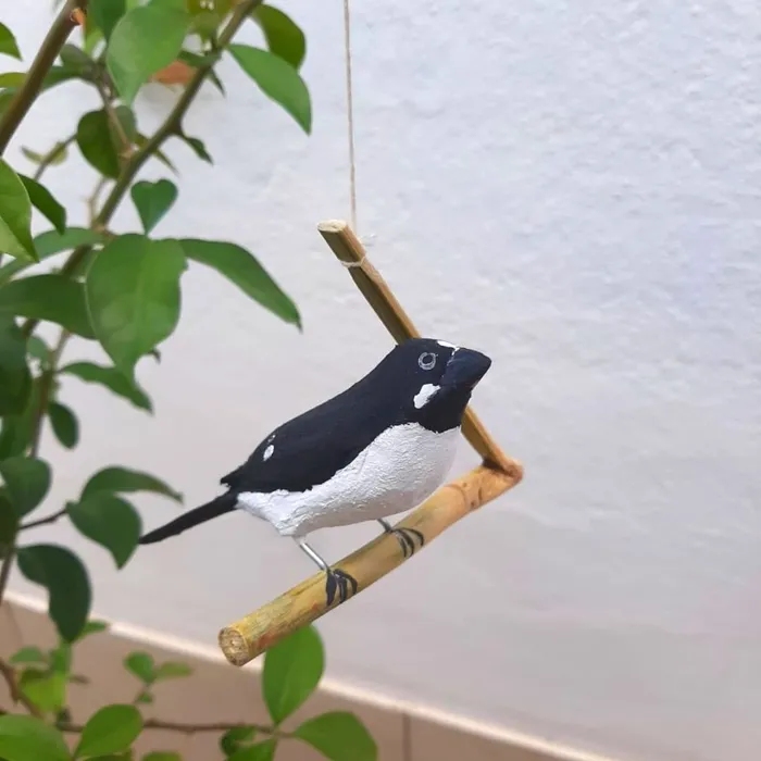 Pássaro de Madeira Bigodinho | Comprar na Lojinha Uai