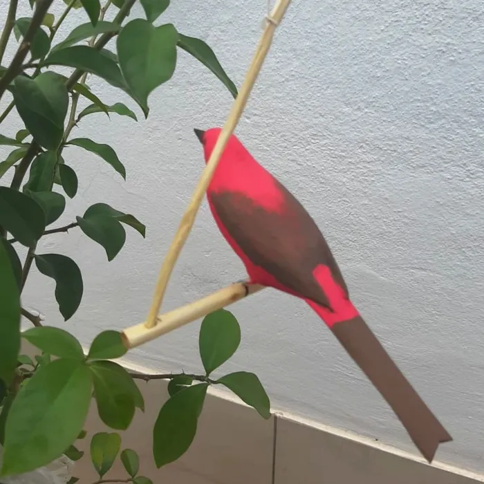 Pássaro de Madeira Rosa | Comprar na Lojinha Uai