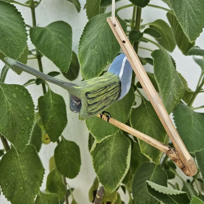 Pássaro de Madeira Trinca Ferro Fêmea de Trinca Ferro Pedindo Gala | Comprar na Lojinha Uai