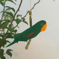 Pássaro de Madeira Periquito Verde | Comprar na Lojinha Uai - imagem 1