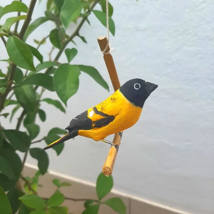 Pássaro de Madeira Pintassilgo | Comprar na Lojinha Uai