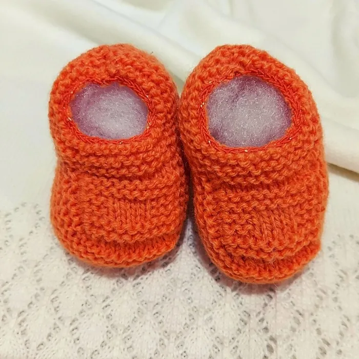Sapatinho de Bebê de Tricô Laranja - Recém Nascido 0 a 3 meses | Lojinha Uai