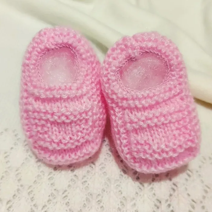 Sapatinho de Bebê de Tricô Rosa - Recém Nascido 0 a 3 meses | Lojinha Uai