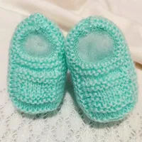 Sapatinho de Bebê de Tricô Verde Água - 0 a 3 meses RN | Comprar na Lojinha Uai - imagem 1