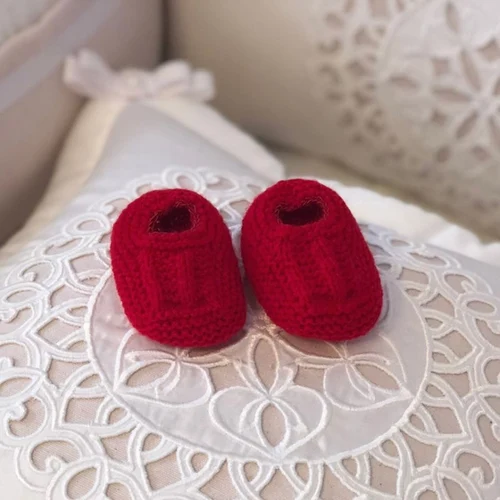 Sapatinho de Bebê de Tricô Vermelho - 0 a 3 meses